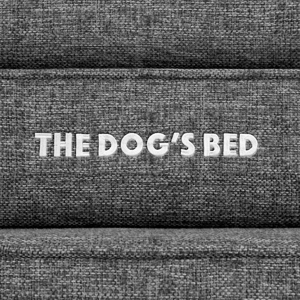 The Dog's Balls replacement outer cover grey linen washable fabric makes maintenance simple.
