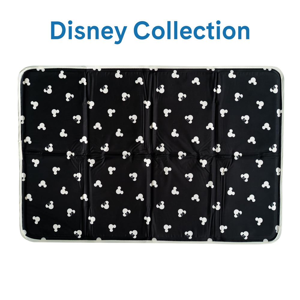 The Green Pet Shop Cool Pet Pad Large gel-compound detail highlights self-cooling without water.