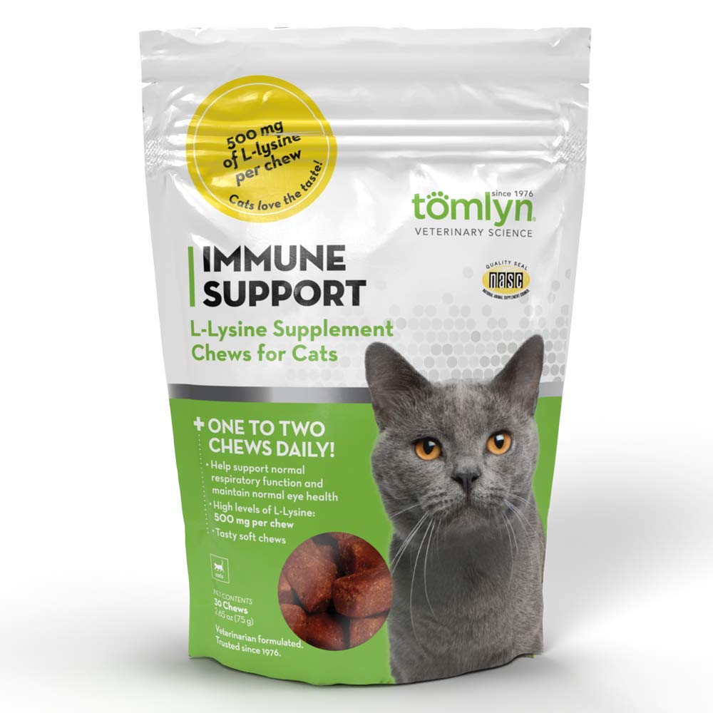 Tomlyn Immune Support L-Lysine chews bottle for easy daily feline dosing.