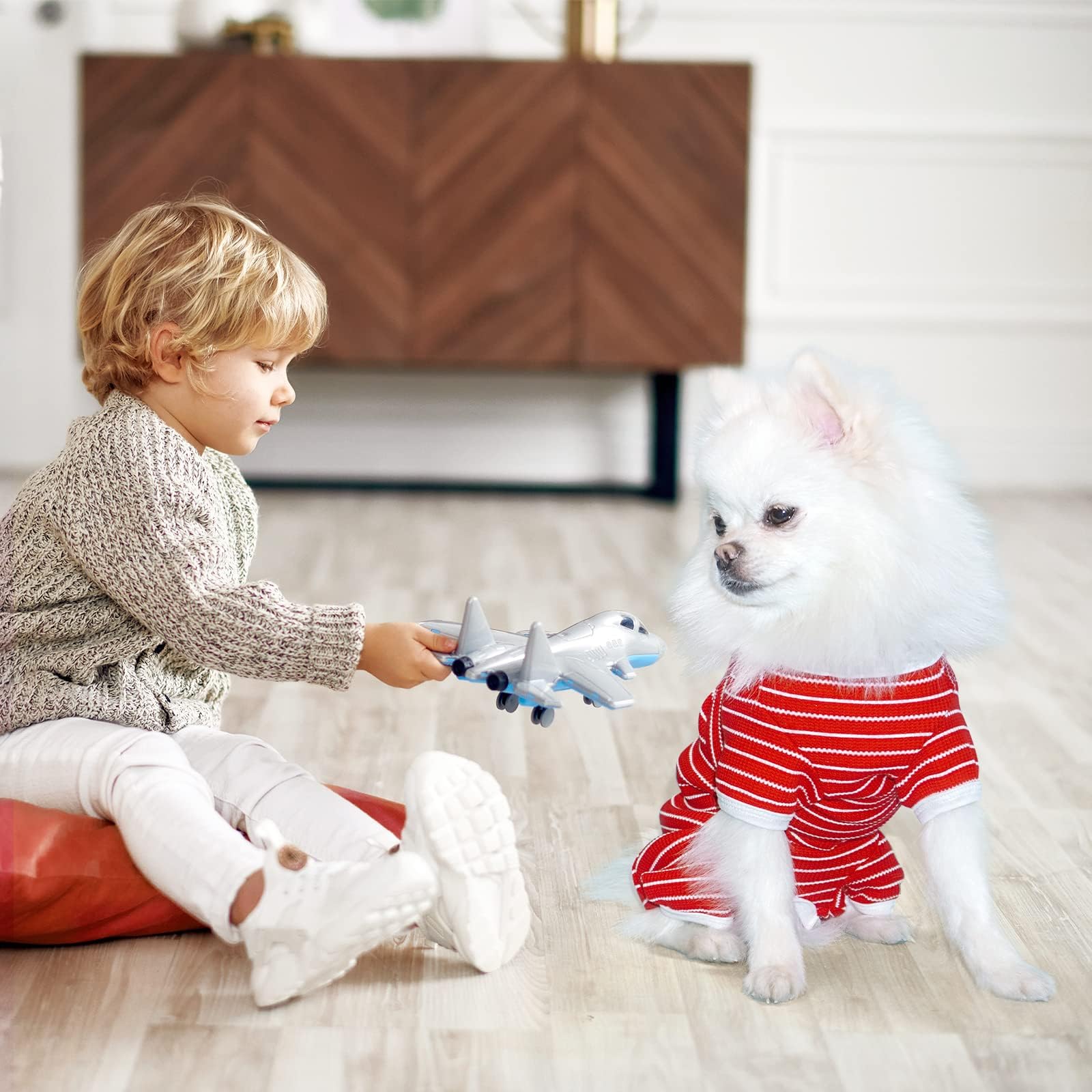 TONY HOBY travel-ready pajamas ideal for daily outings with pets.