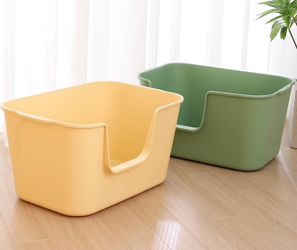 TownTime kitty litter box with high sides traps litter for a tidier room.