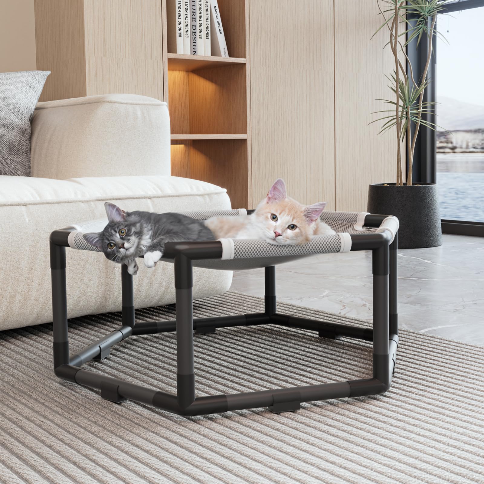 Tresbro hexagon structure with three-way pipes ensuring stable support.