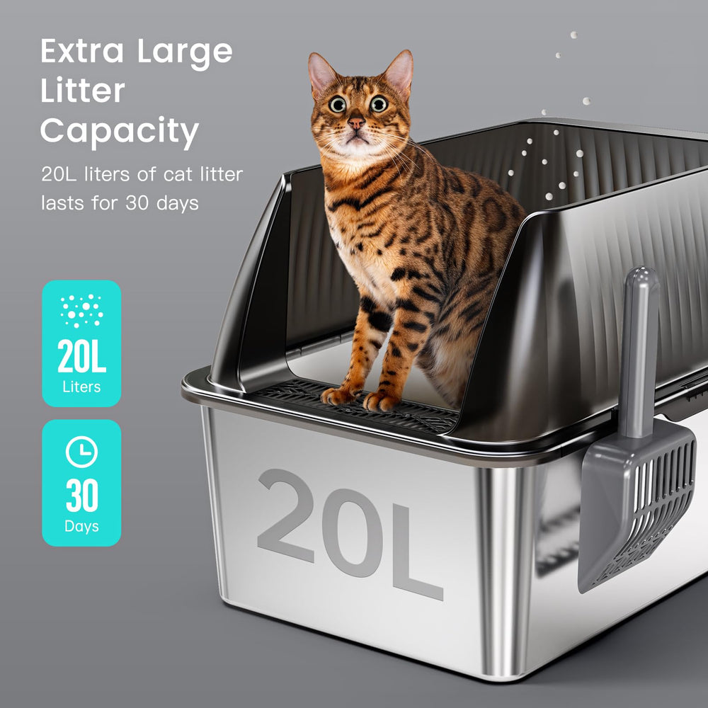 Tripamin litter box buckle-assembly shows easy, secure lid attachment.