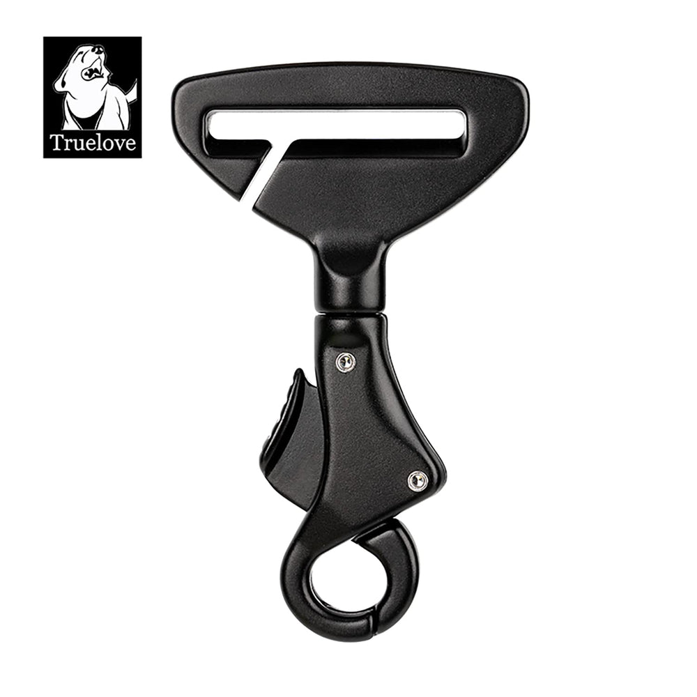 TRUE LOVE buckle high pull force demonstrates 320kg capacity for secure pet rides.