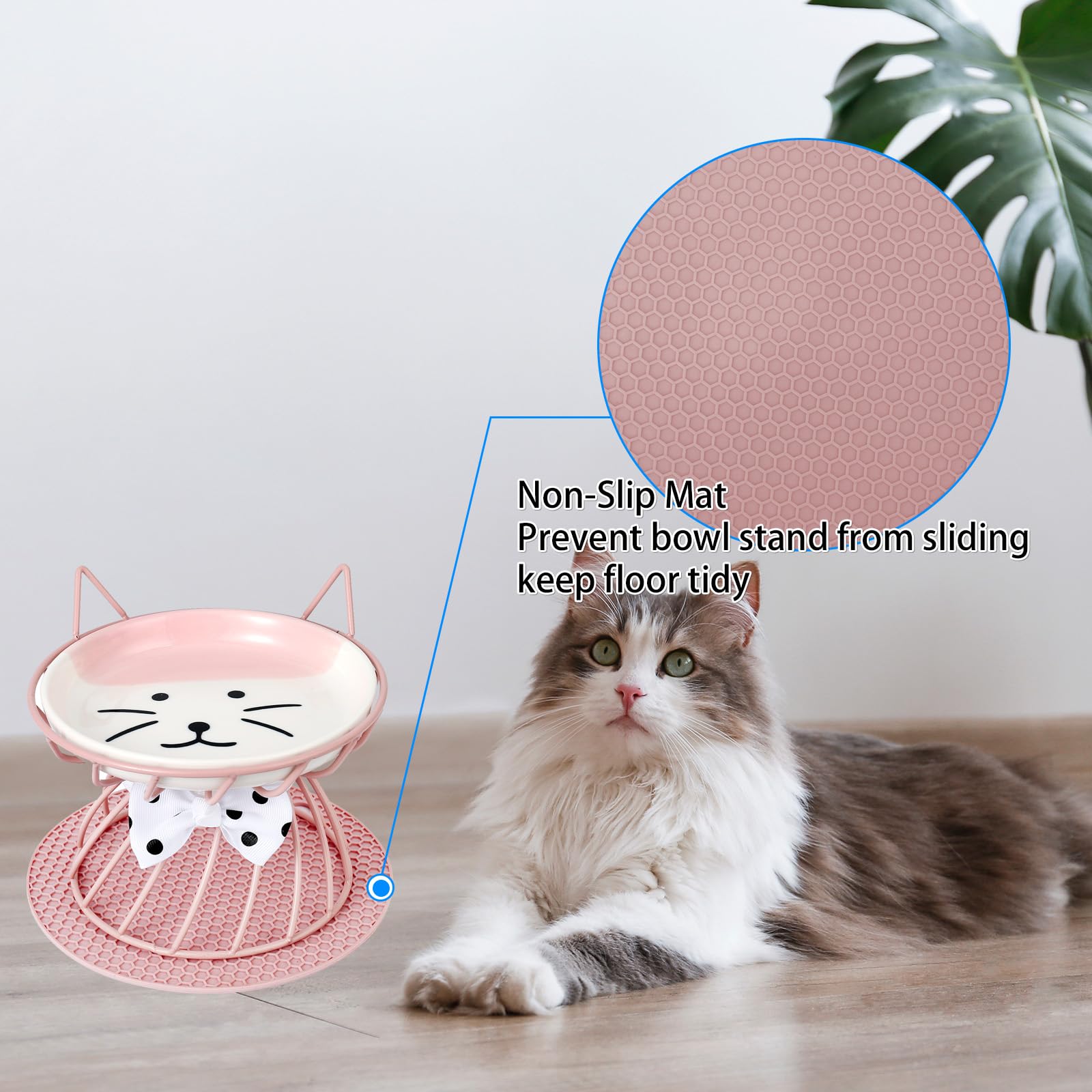 TRUNDISAN non-slip mat keeps the raised bowl stable during meals.