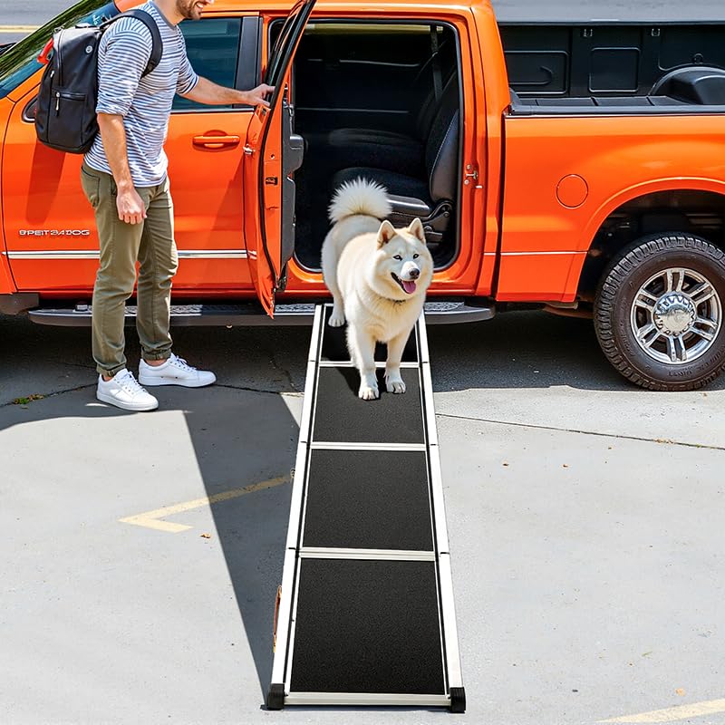 Tsukiko dog ramp with heavy-duty hinges enables smooth folding and easy storage.