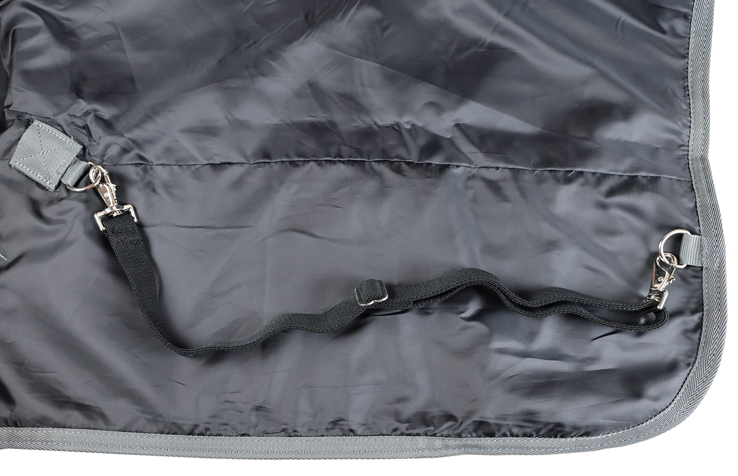 T TEKE Deluxe turnout blanket waterproof breathable shell performs in drizzle and light rain.