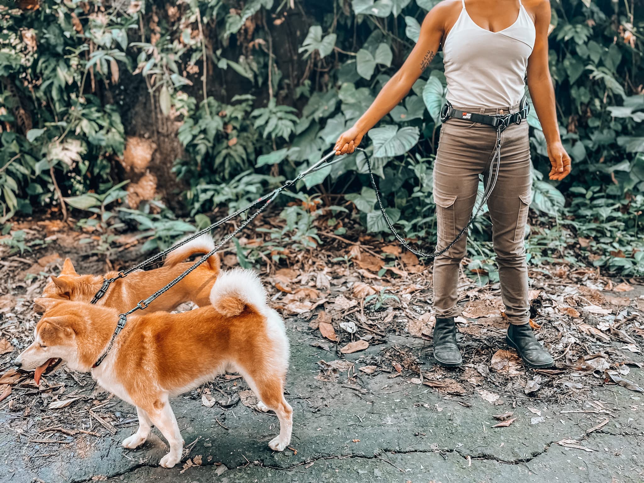 Tuff Pupper extendable-dog-leash shows expandability for more dogs