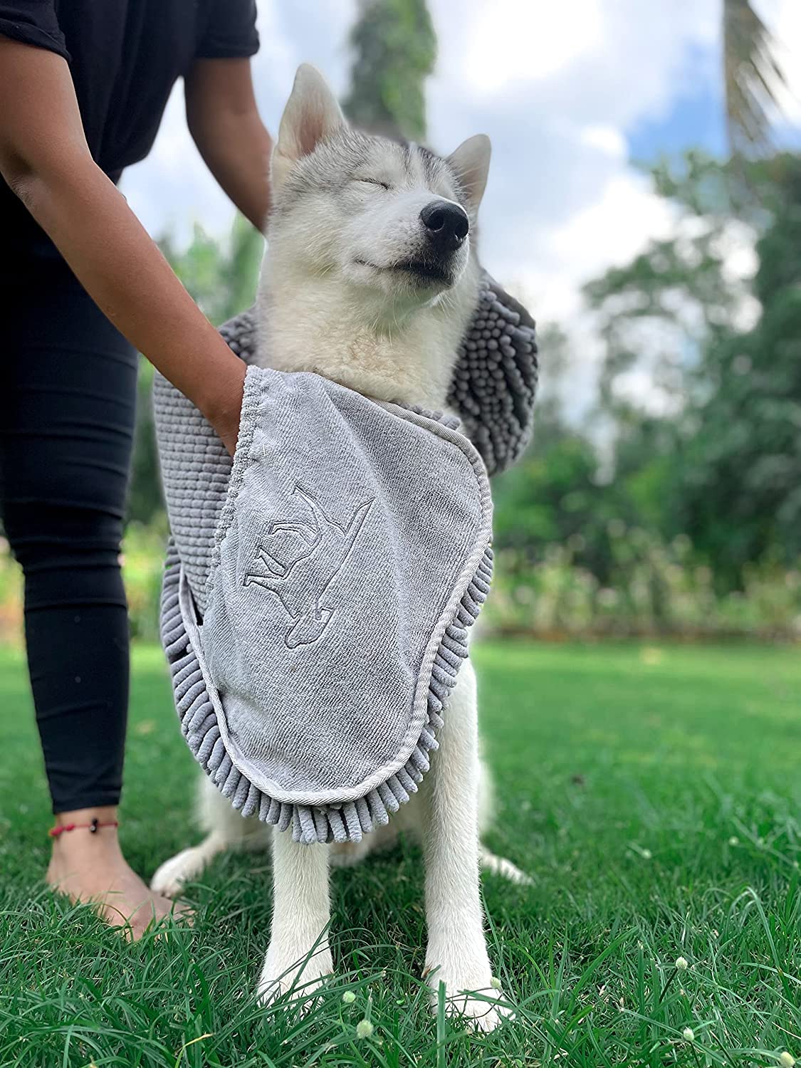 Tuff Pupper Machine-washable care icon signals easy cleaning between uses.