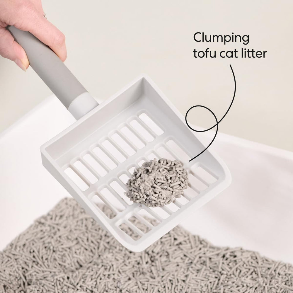 Tuft & Paw flushable clumping litter for quick, safe disposal in toilets.