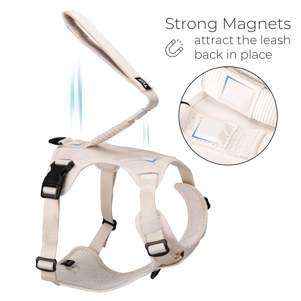 TUG Grab Harness rear-attachment enables traditional guiding during relaxed jogs.