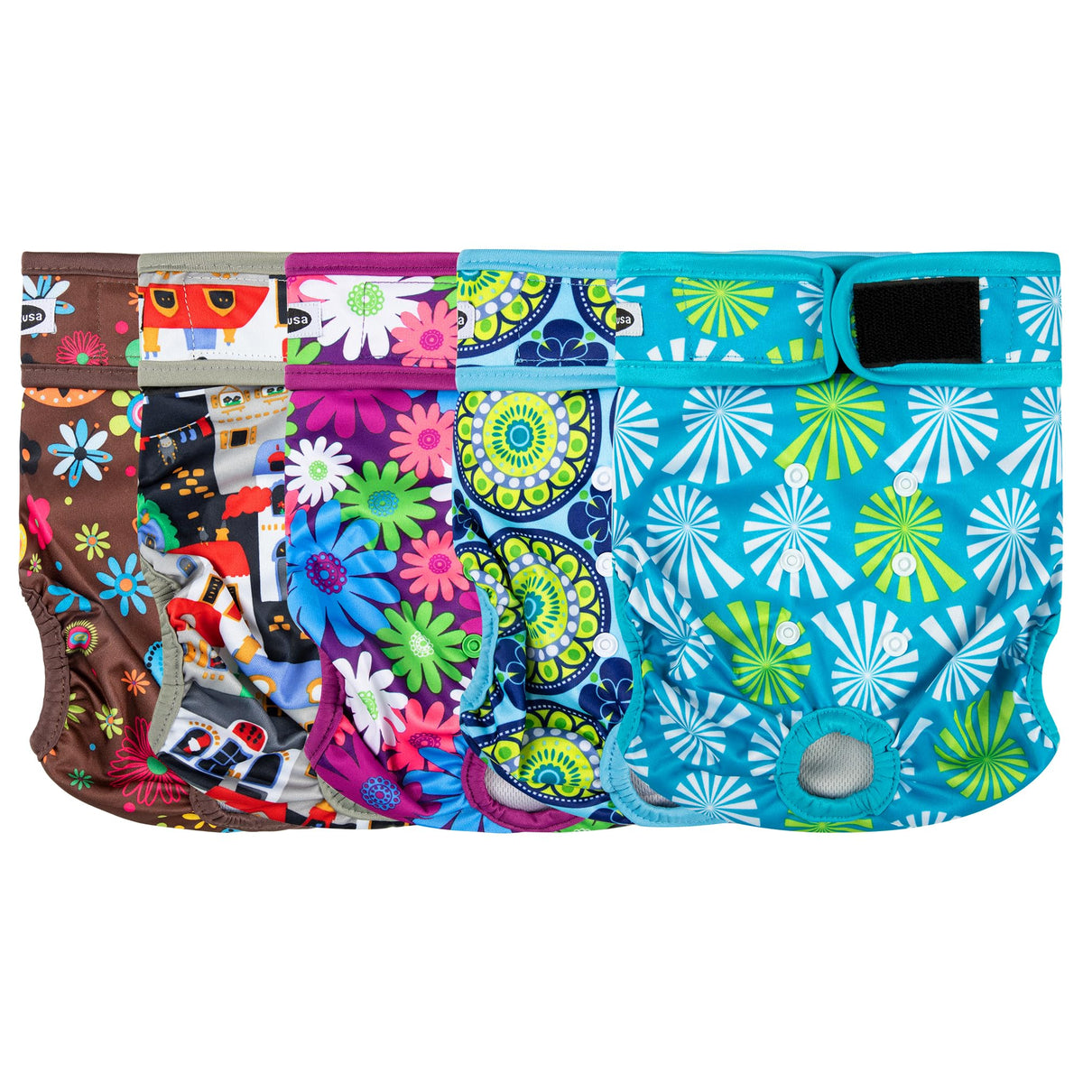 Tuiskusa adjustable-straps provide a secure fit for female dogs.