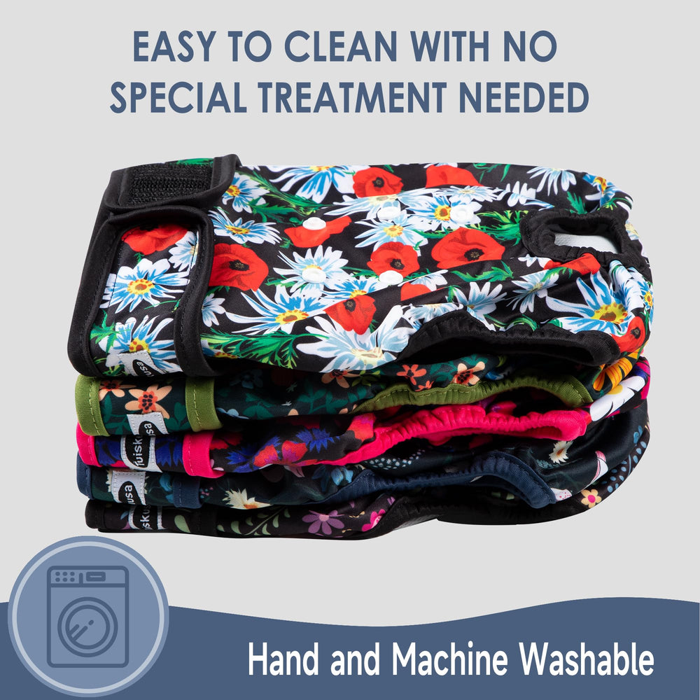 Tuiskusa dog-diapers-adjustable-straps ensure a secure, customized fit.