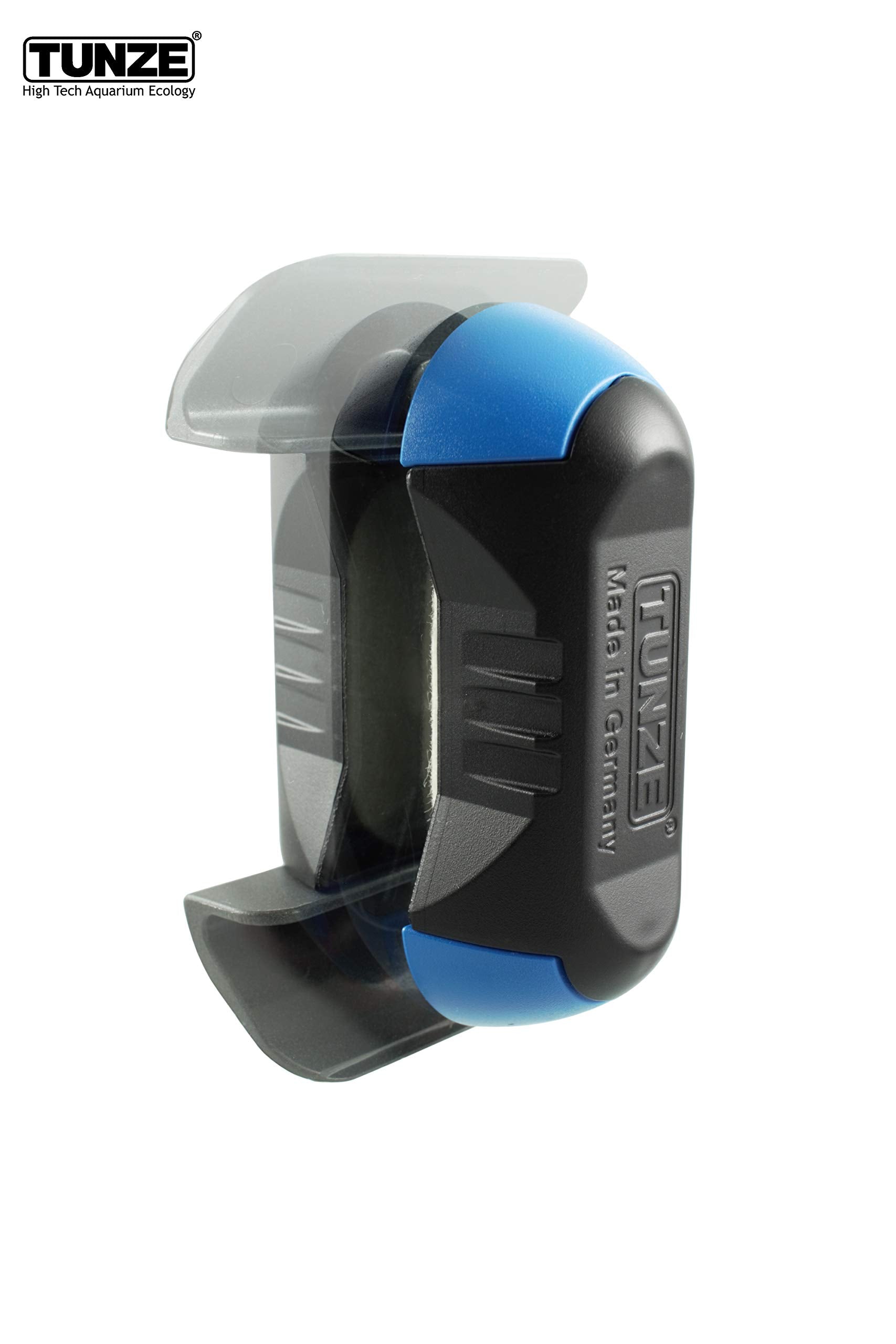 Tunze Care Magnet Nano replaceable blades in action reduce maintenance needs.