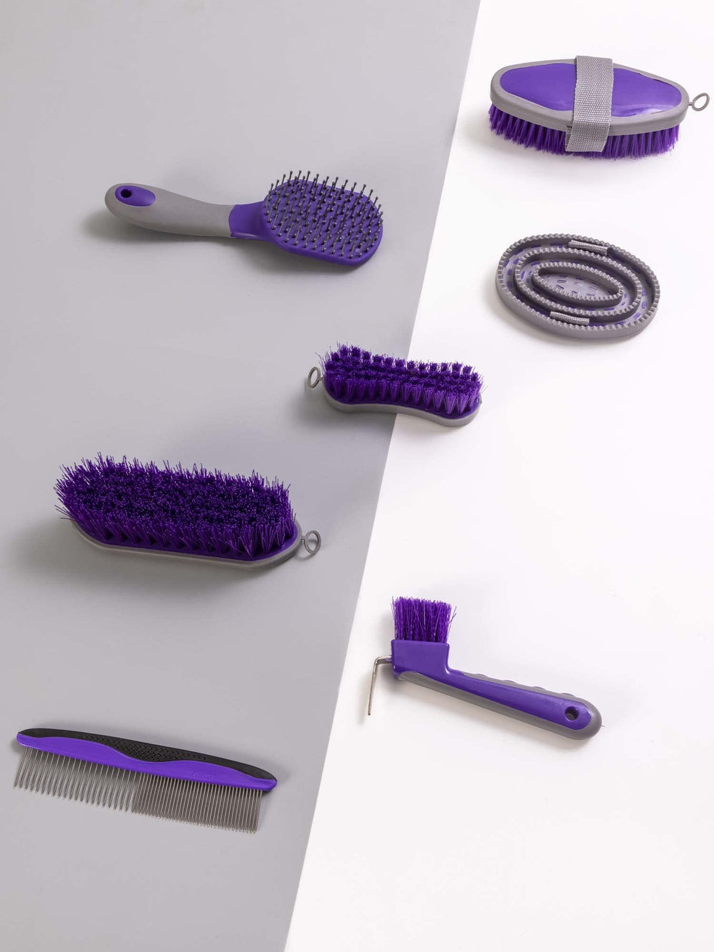 Ueemph horse grooming kit dandy brush to lift dust and loose hair.