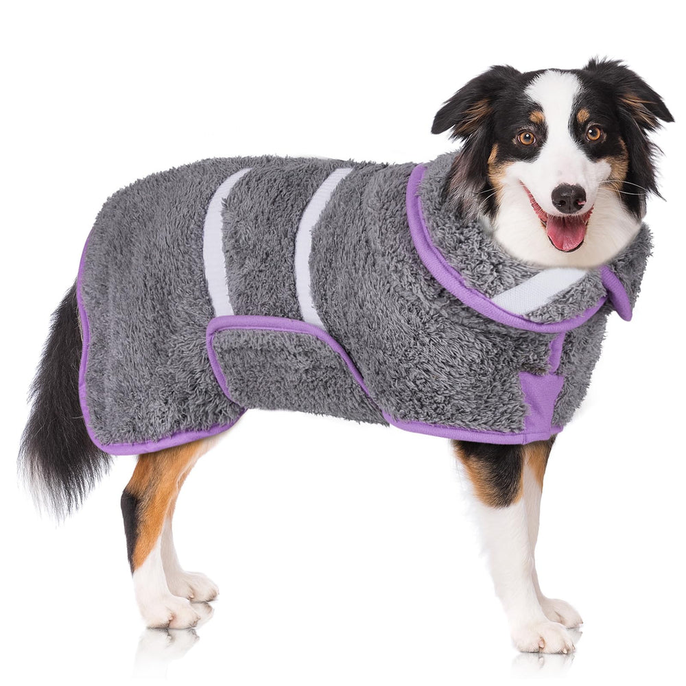Unicorn Catcher dog bathrobe absorption closeup highlighting quick-dry fleece.