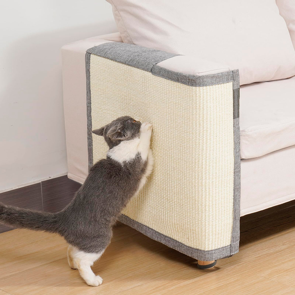 Uross natural sisal cat couch protector close up shows durable anti scratch fibers