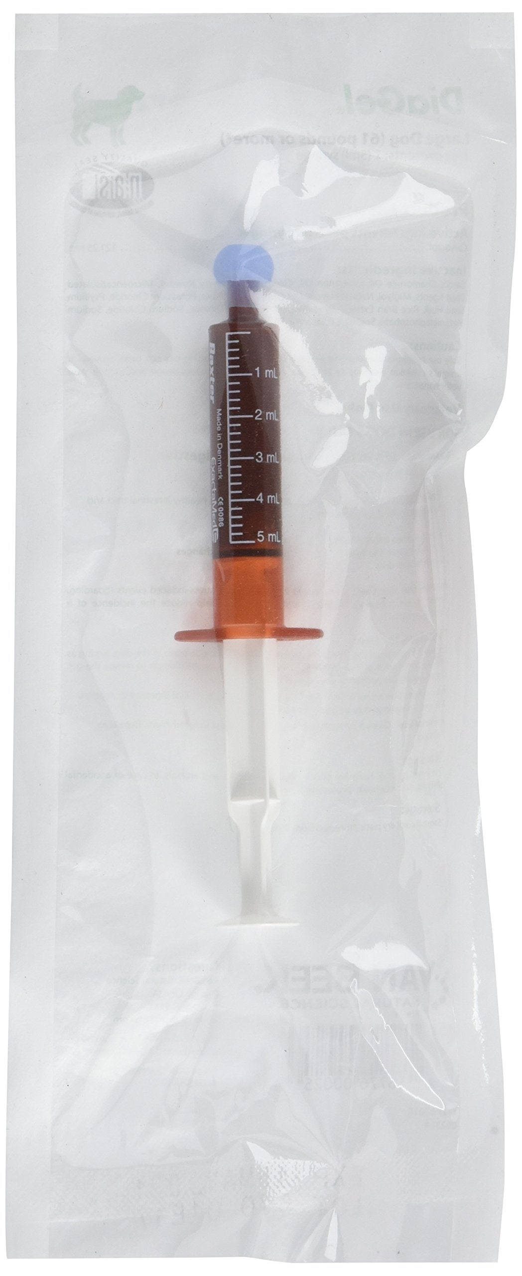 Van Beek DiaGel gel being administered for travel-related stomach comfort in dogs.