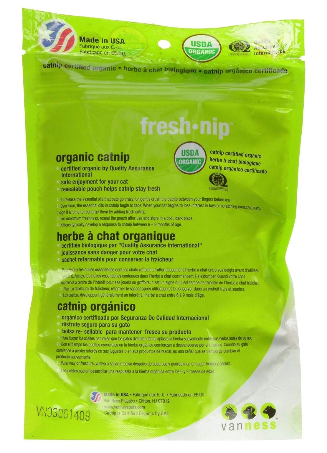Van Ness Fresh Nip Organic Catnip leaf closeup highlighting fresh aroma for enrichment
