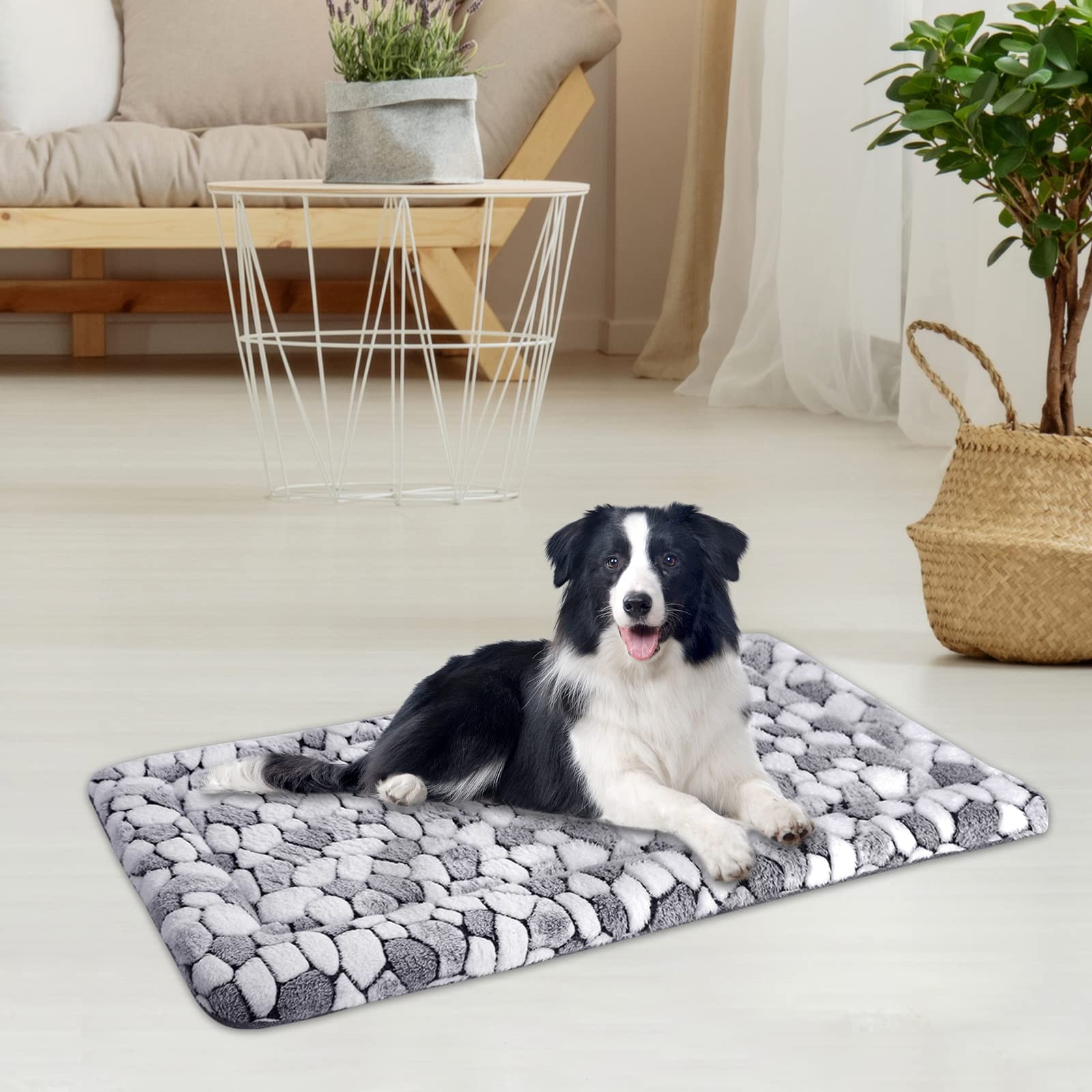 VANKEAN dog and cat bed usable indoors or while traveling.