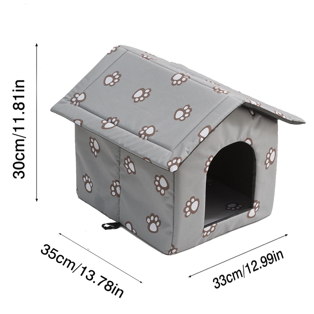 VARMTOR Outdoor Cat House plush-interior delivers warm comfort on cold nights.