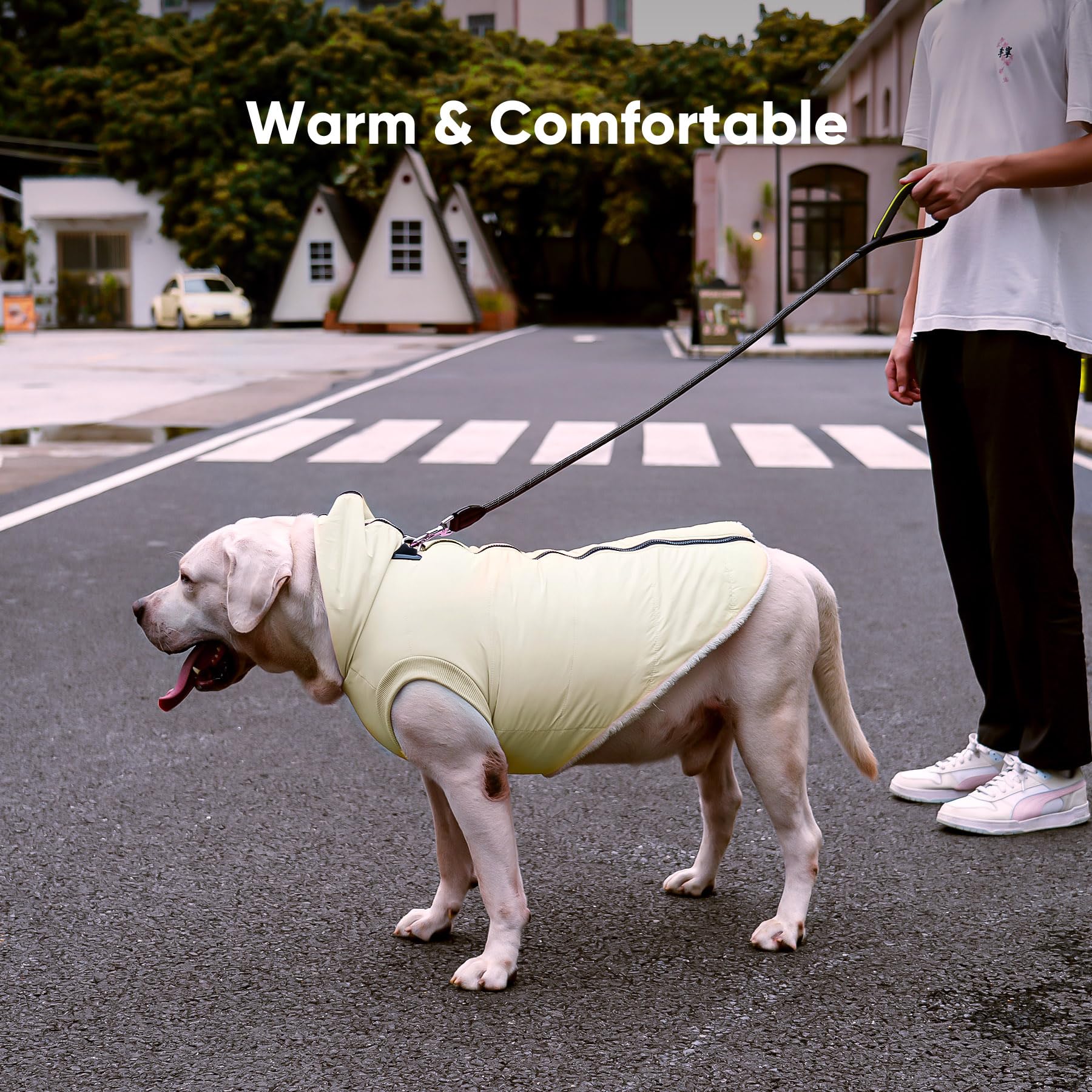 Vecomfy windproof outer layer helps front-line protection against chilly gusts.