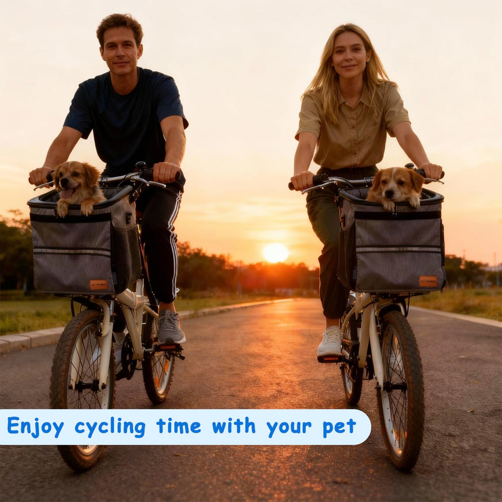 VeluXanipyr pet bath brush helps quick grooming during stops.