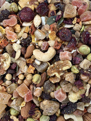 Versele-Laga Goldenfeast Caribbean Blend 3 lb bag ingredient closeup highlights natural ingredients for balanced nutrition.