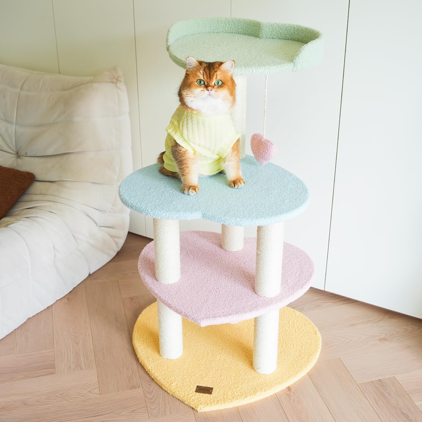 Vetreska cat tree easy-assembly image highlights quick setup and stable construction.