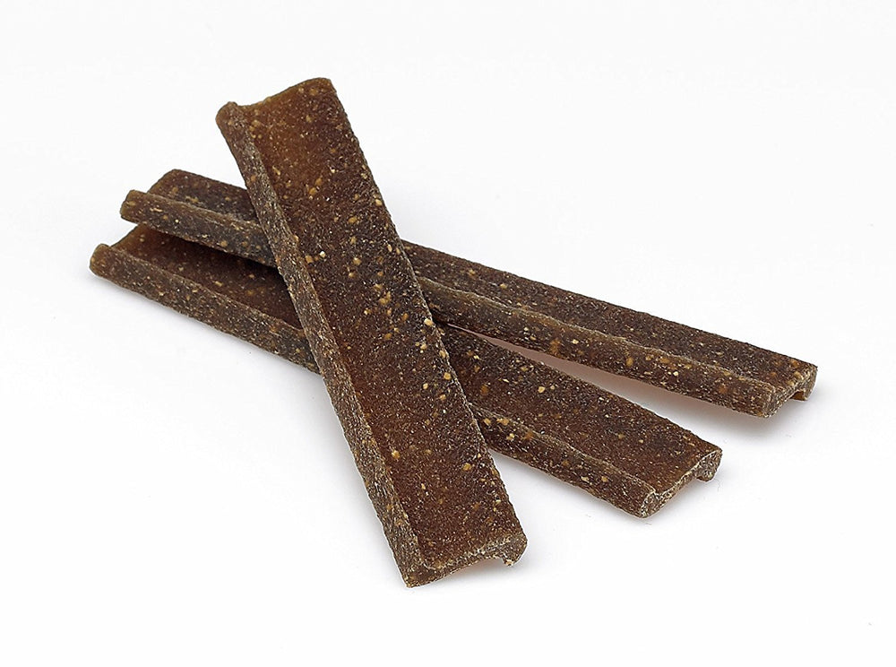 Virbac CET VeggieDent small dog chew in action promotes breath freshness and plaque control
