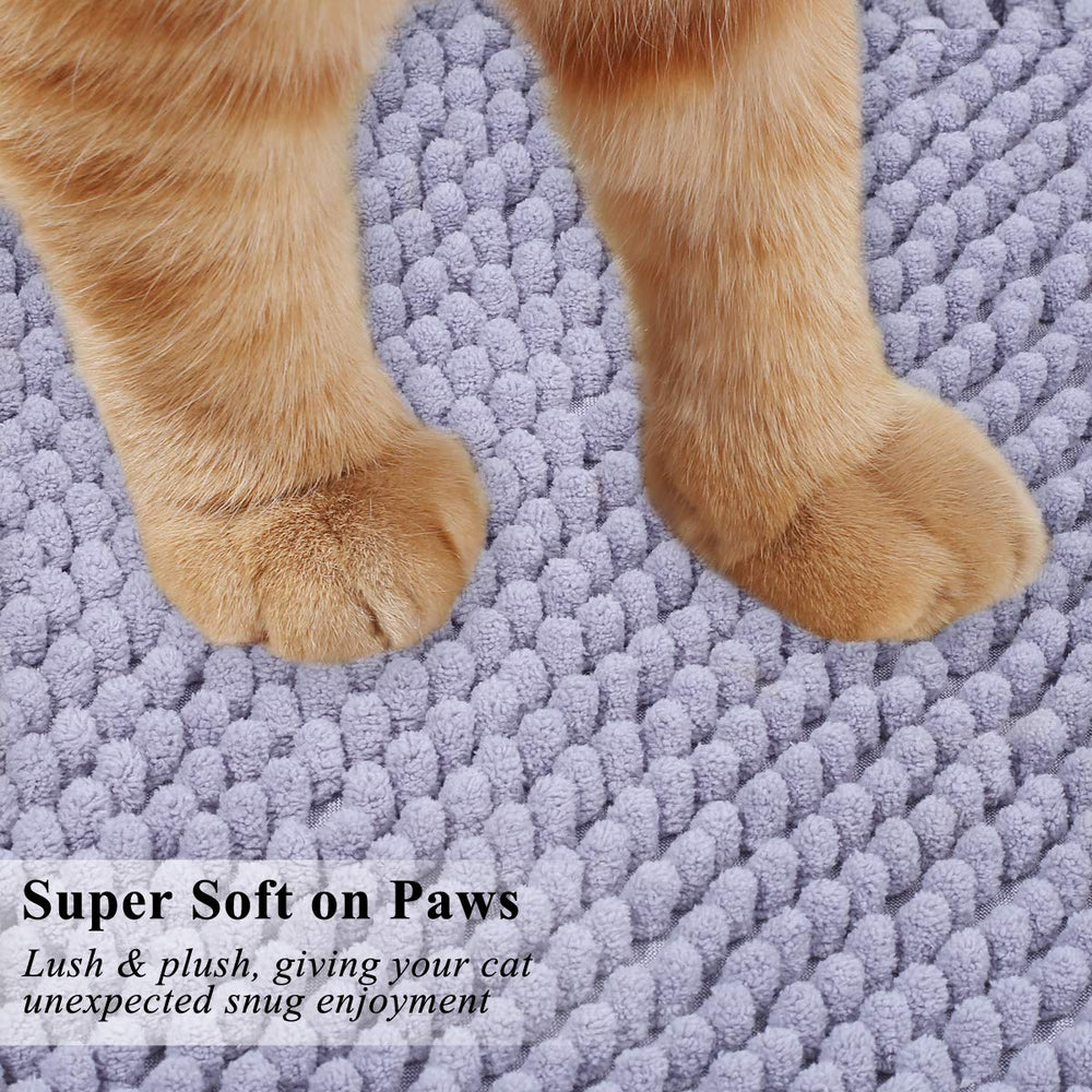 VIVAGLORY cat litter mat non-slip backing keeps mat in place during use