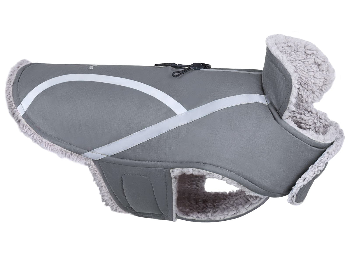 VIVAGLORY Frostfit dog coat water-resistant exterior for dry winter outings.