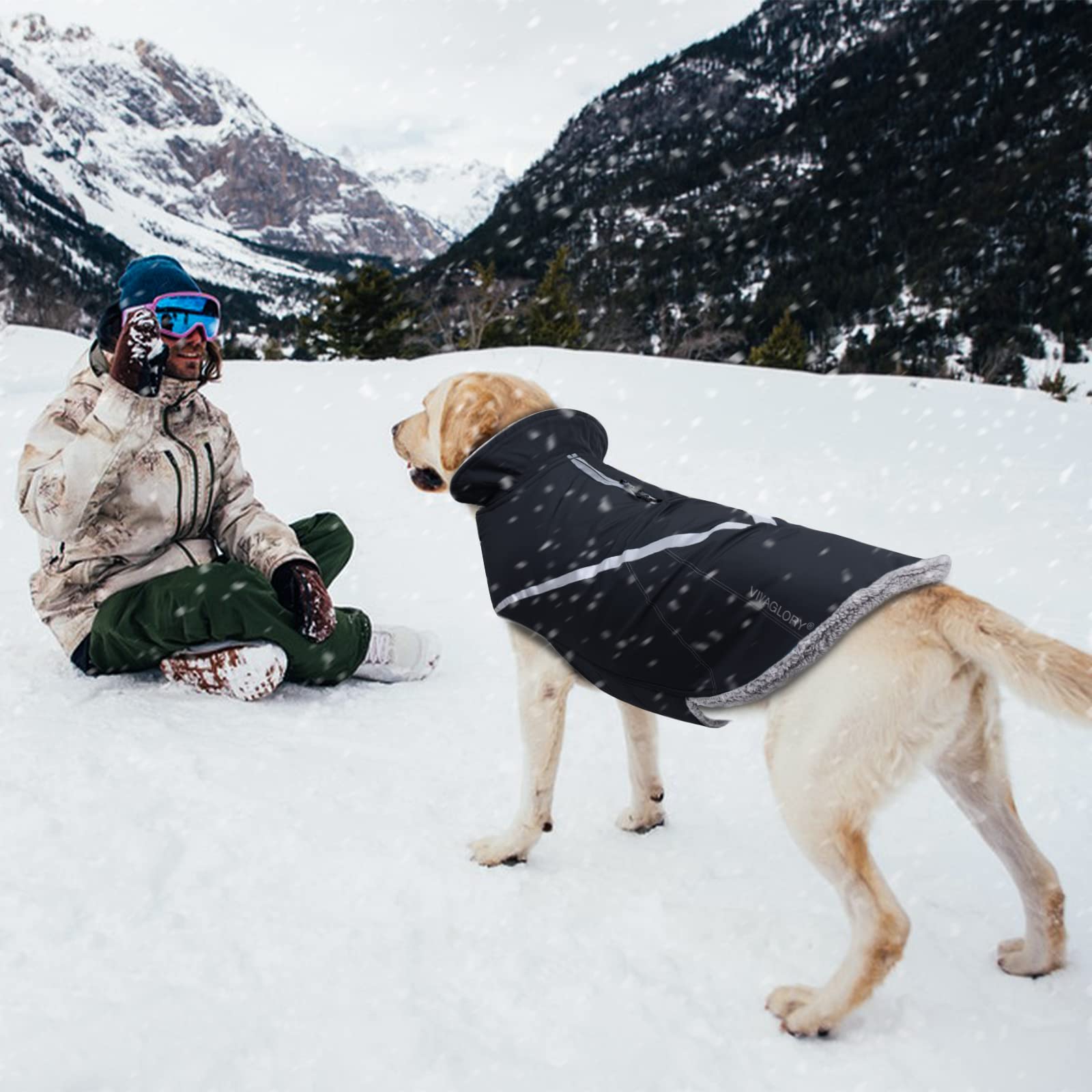 VIVAGLORY Snowrap reflective trim boosts visibility in low light conditions.