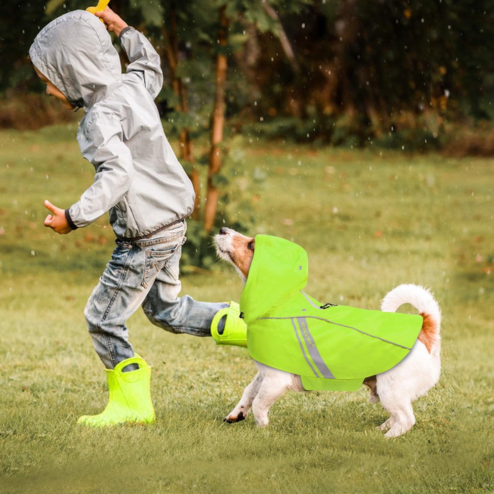 VIVAGLORY Wetoff raincoat is easy to clean after outdoor adventures