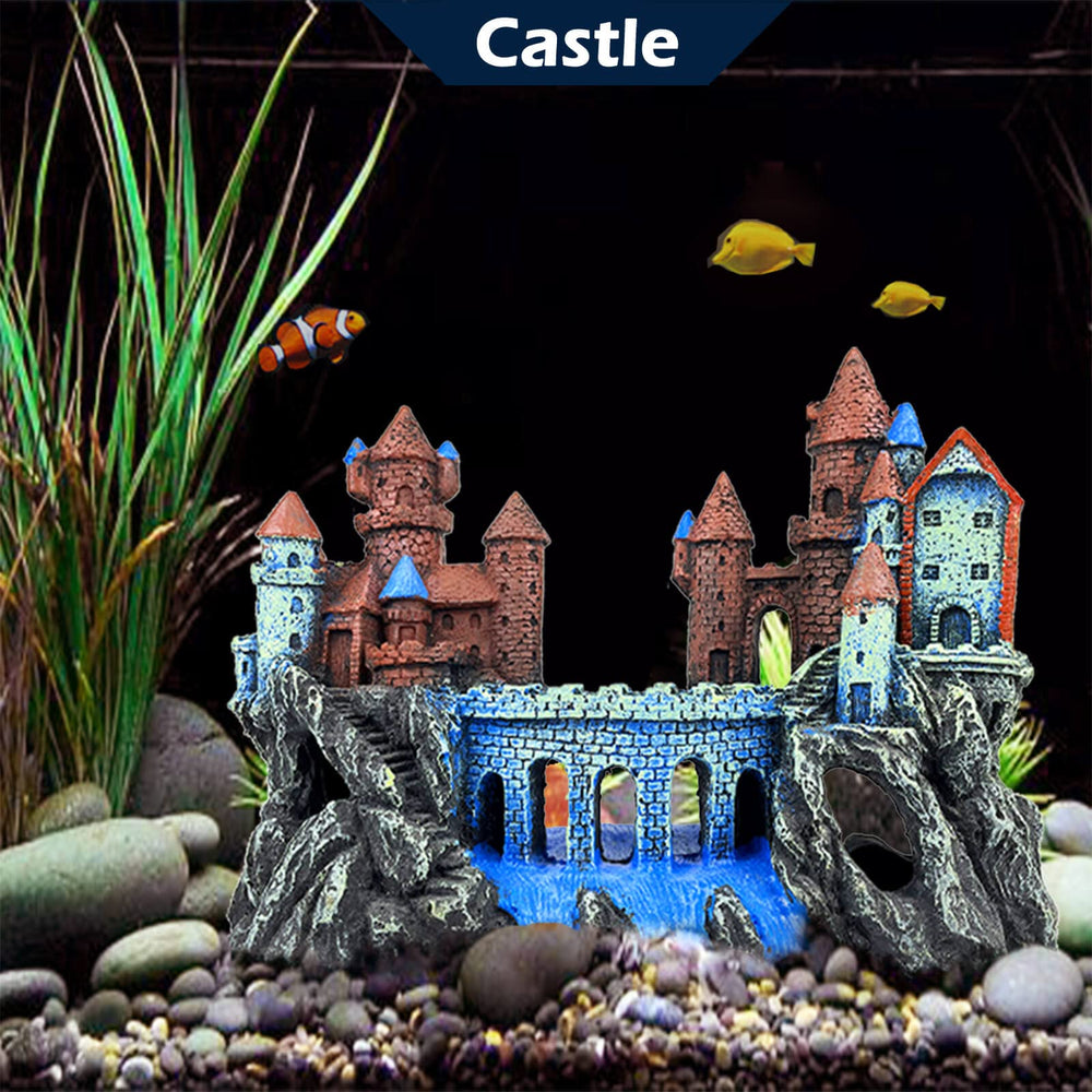 VMCN fish-play nest provides microhabitats for curious species