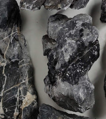 Voulosimi Seiryu rock for micro-landscaping adds depth and texture