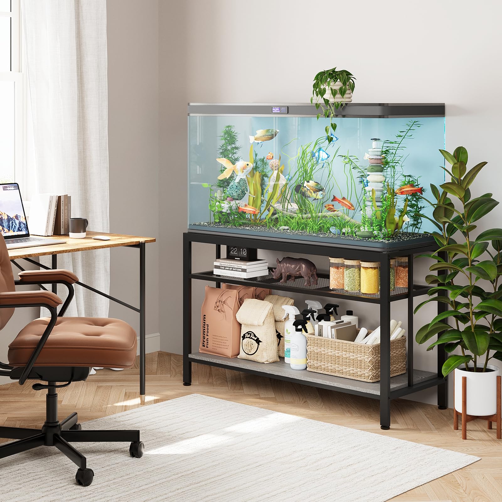 VOWNER adjustable shelves image demonstrates flexible height for tanks and terrariums.