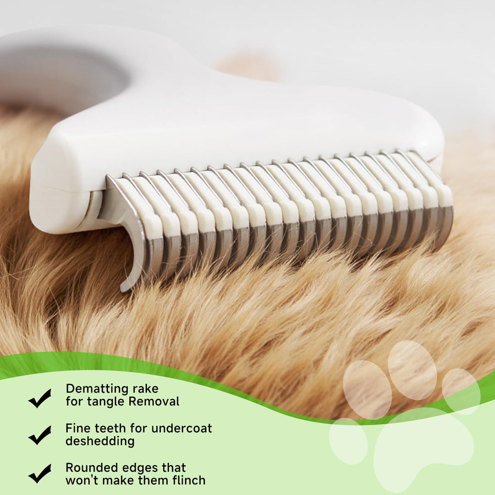 VVWVVW steam brush spray feature shows even spray reducing static