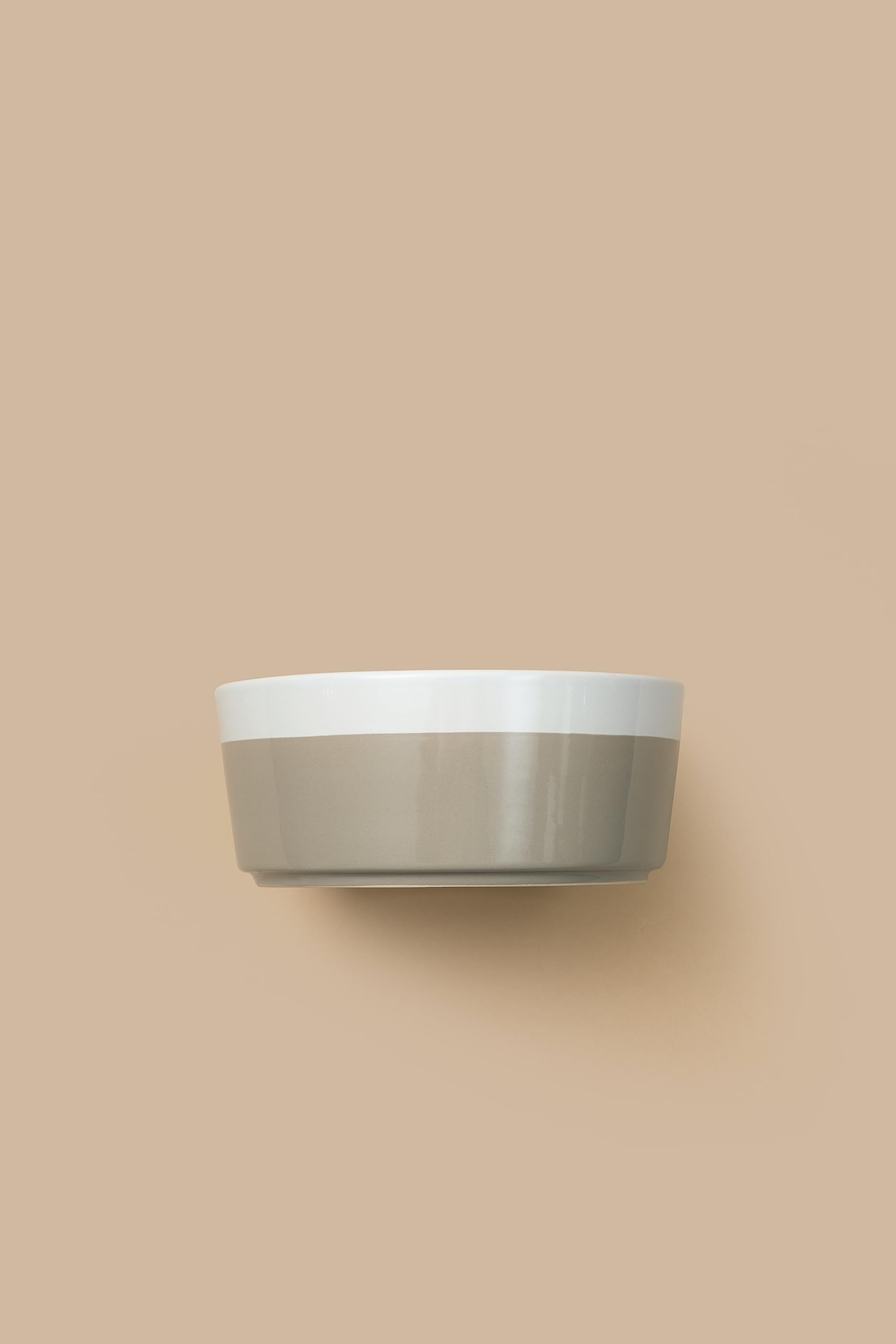 Waggo Dipper durable stoneware ensures long-lasting daily meals