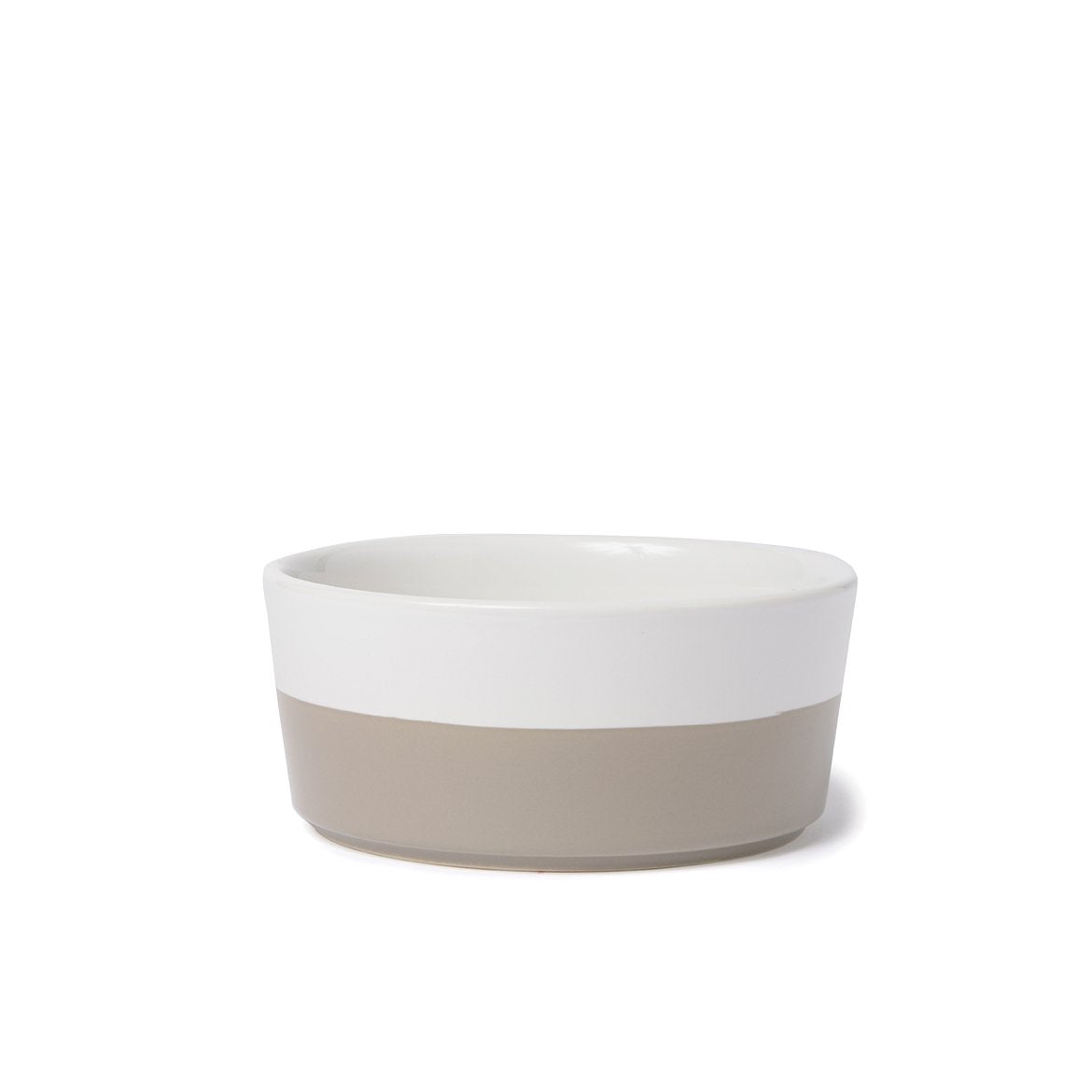 Waggo Dipper food or water use demonstrates versatile pet dish