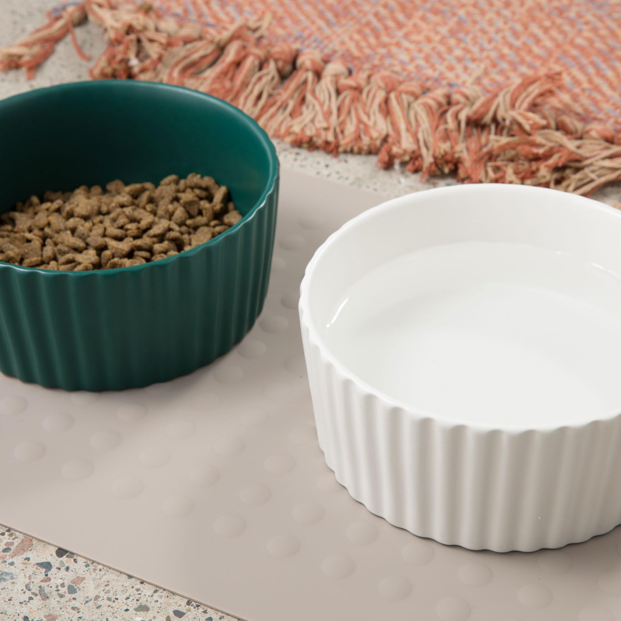 Waggo Ripple bowl medium size 4-cup capacity for medium dogs meals
