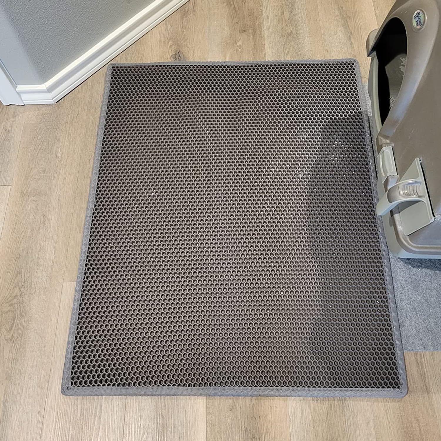 Waretary mat helps keep living spaces tidy, reducing daily cleanup.