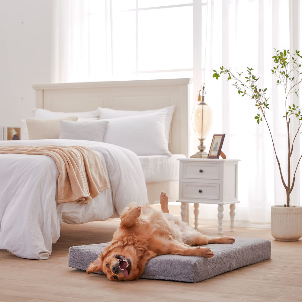 Wataniya Pet XL bed fits up to 110 lbs for large breeds and crates