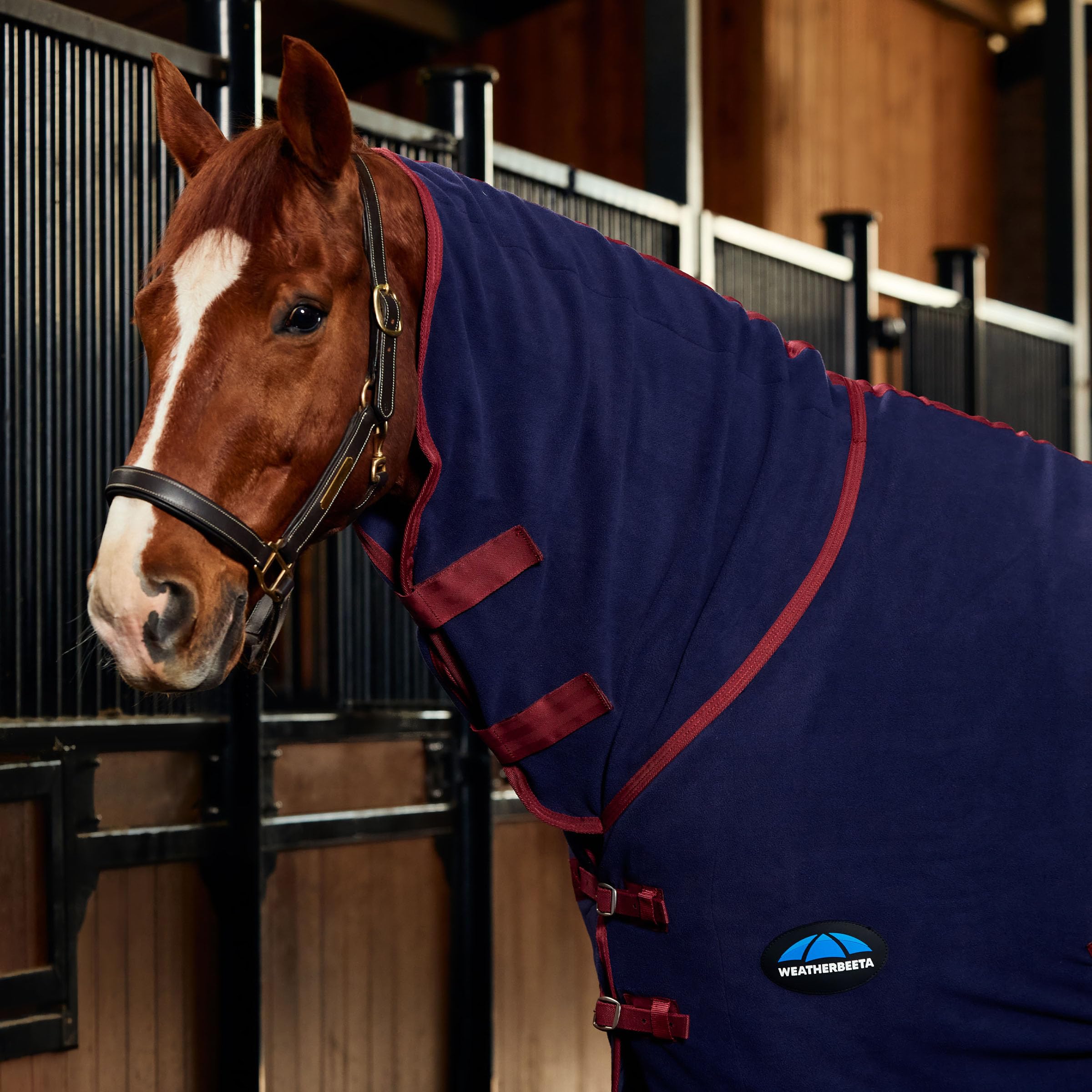 WeatherBeeta anti-static fleece cooler anti-pill fabric maintains a smooth feel after washing.