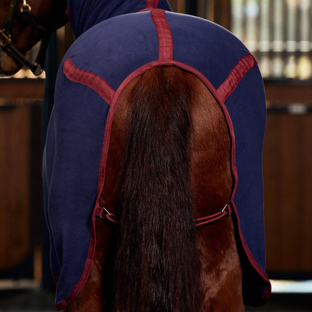WeatherBeeta rub-free design features lined shoulders to minimize rubbing during wear.