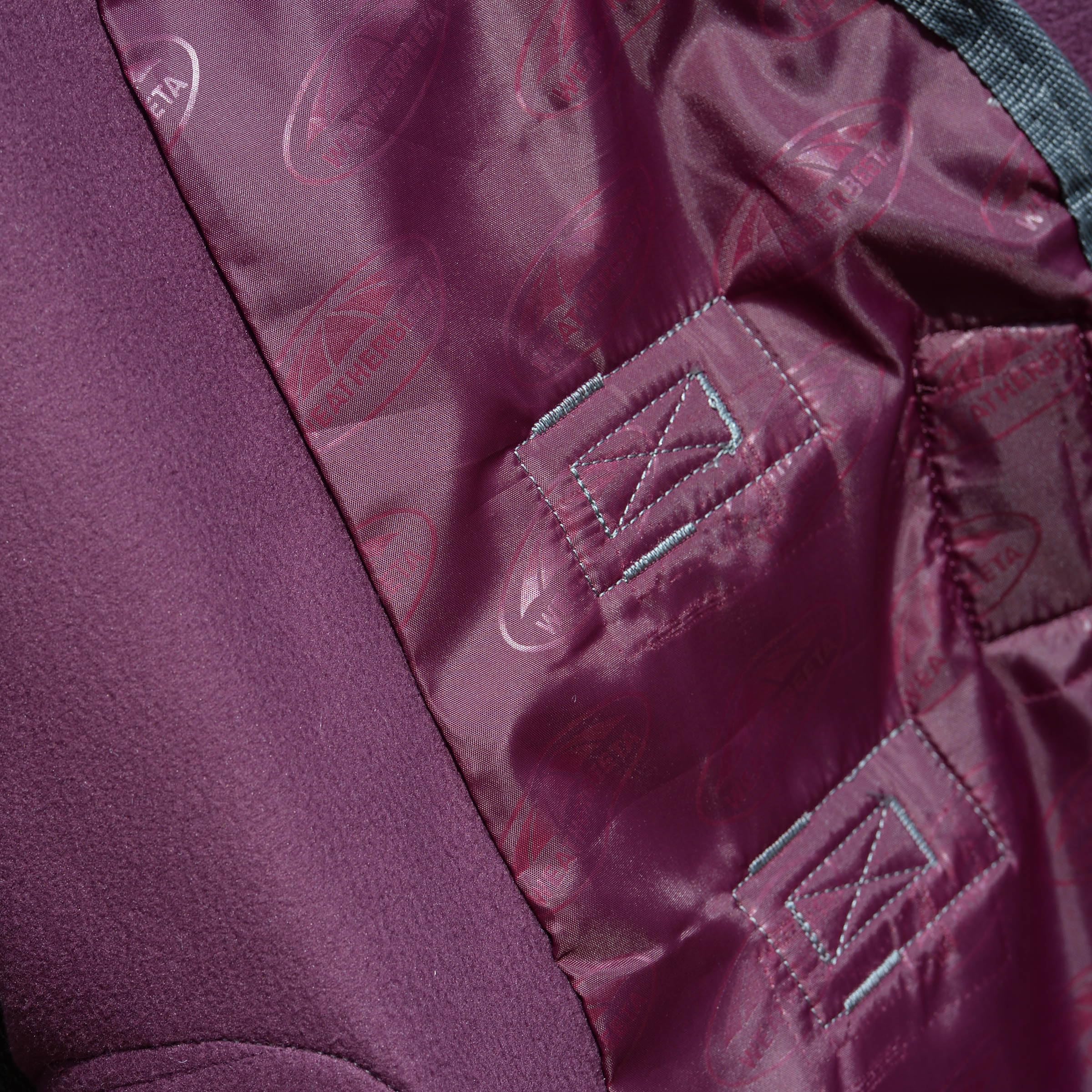 WeatherBeeta twin adjustable buckle front closures allow a secure, easily adjustable fit.