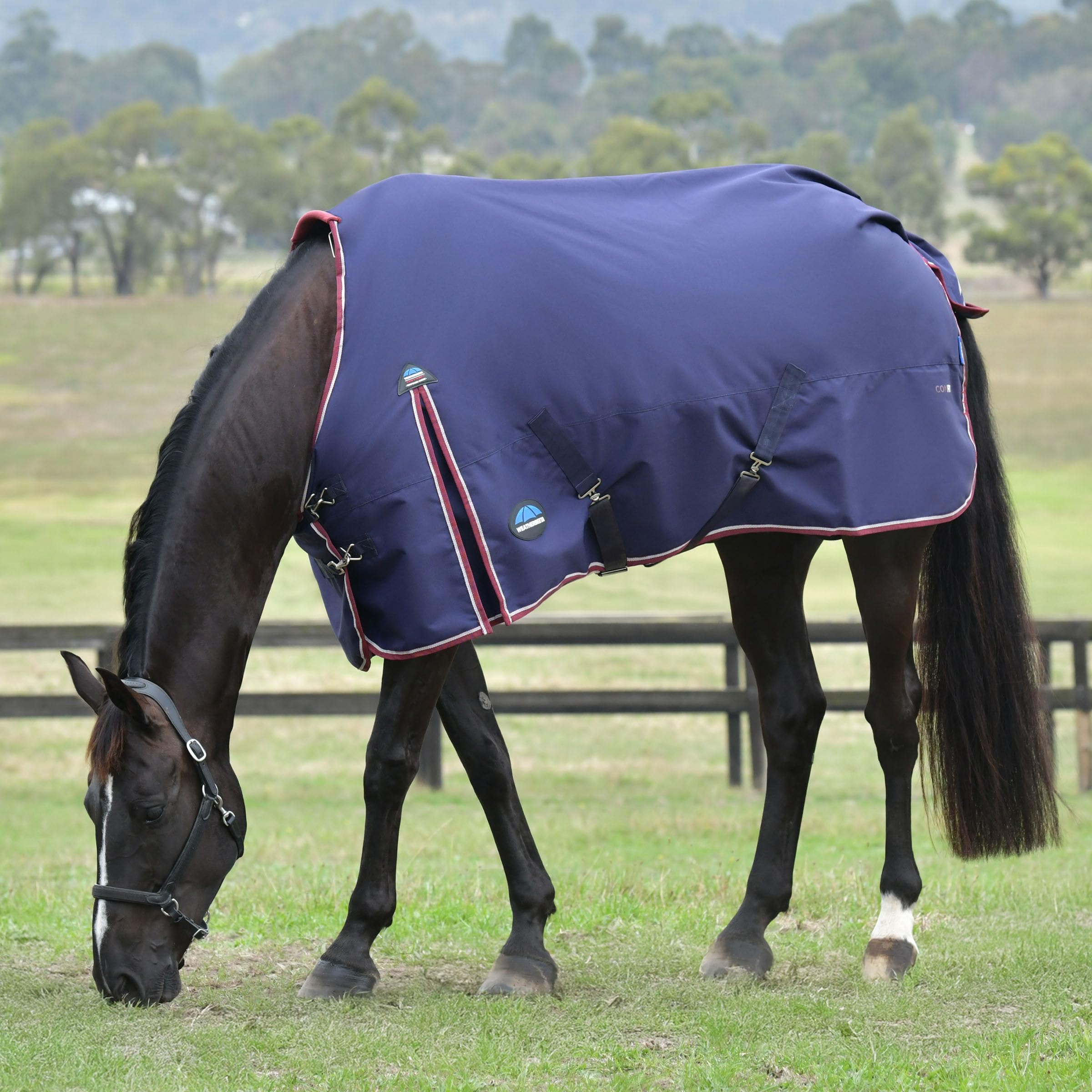 WeatherBeeta ComFiTec Essential Turnout 220g polyfill provides warm, comfortable warmth.