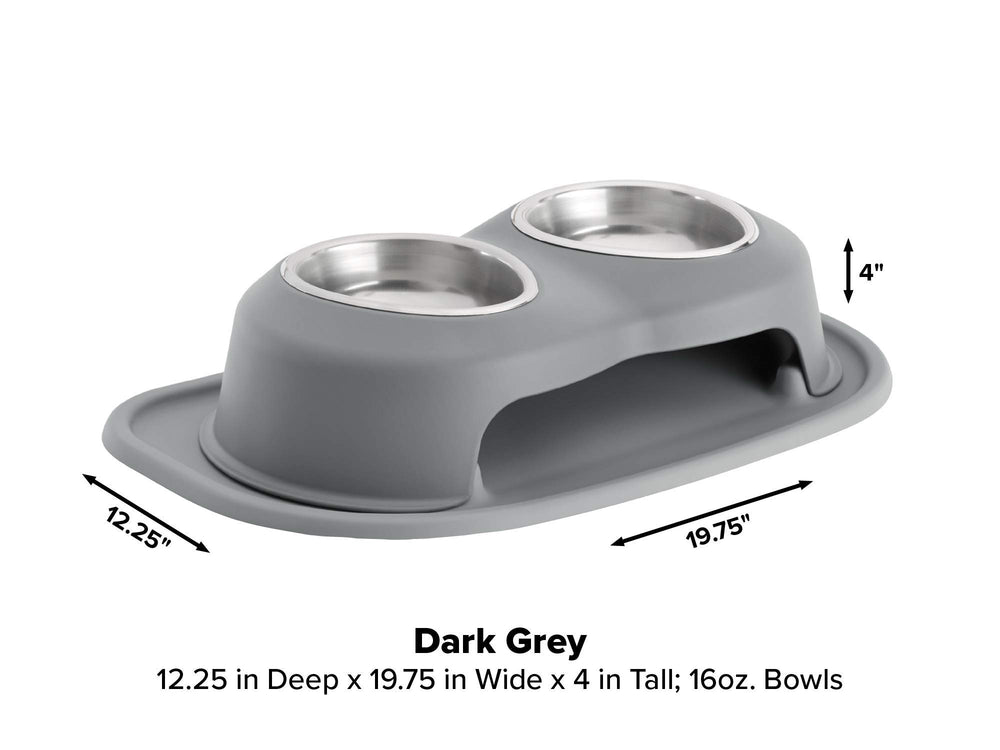 WeatherTech stand and mat keeping bowls stable during mealtime.