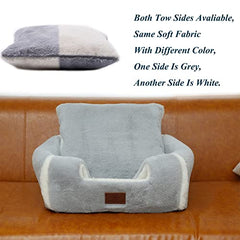 WindRacing cat bed non-slip bottom keeps it securely in place.
