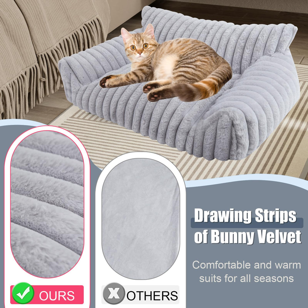 Wn's Day cat couch bed includes non-slip bottom to stay put on smooth floors.